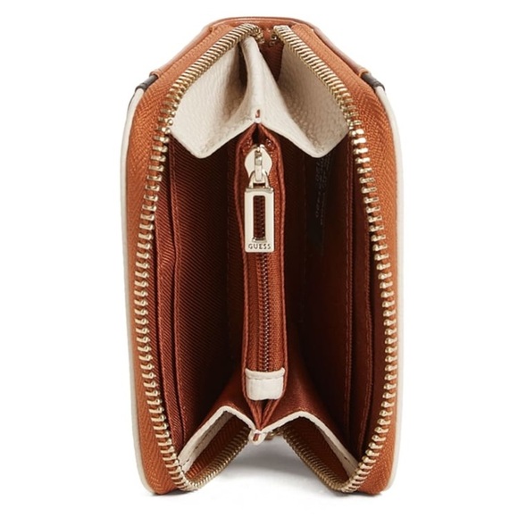 New GUESS Women’s Wallet In BROWN - Picture 9 of 9